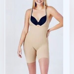 Like New Maidenform Push-up/Thigh-tightening Shapeware